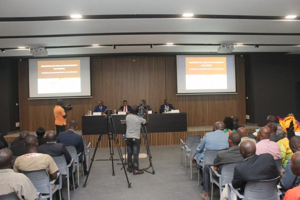 Banco Central dos Estados da África Ocidental (BCEAO) lança o dispositivo de apoio ao financiamento das PME's e PMI's-GB